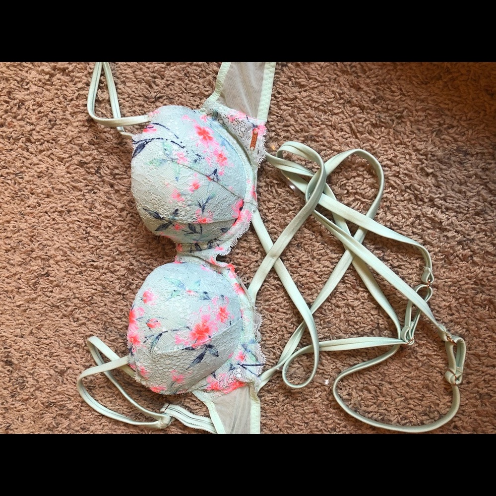 Victoria’s Secret Limited Edition bombshell bra
